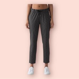Lululemon On The Fly‎ Pant (28") Heathered Black size 4